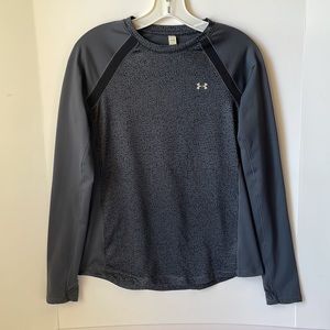 Under Armour Women's Medium Gray / Black  Cold gear Shirt